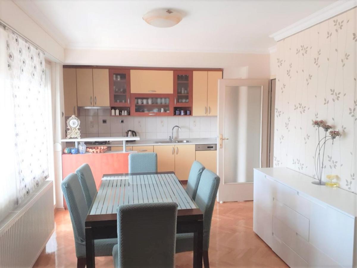 Spacious 80M2 Apartment In The Center يوبوسكي المظهر الخارجي الصورة