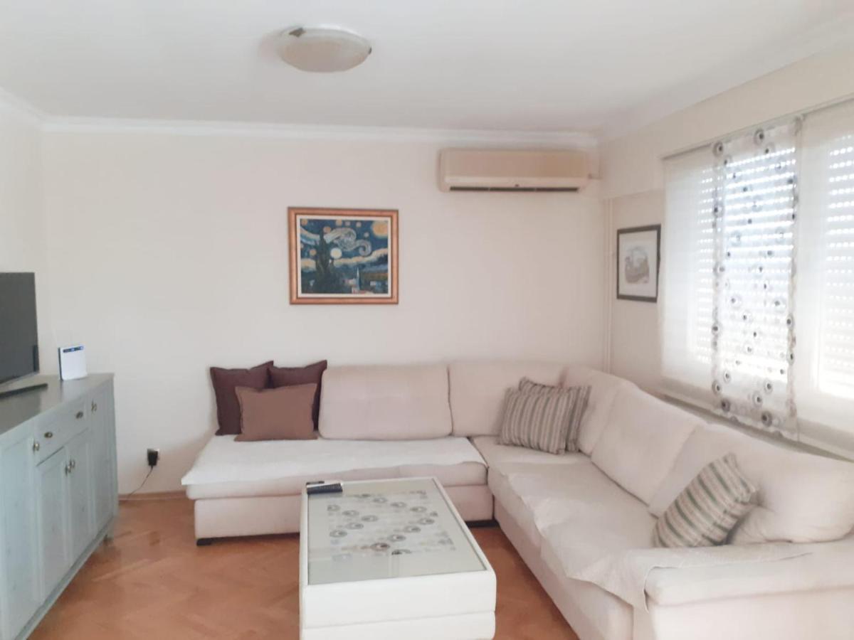 Spacious 80M2 Apartment In The Center يوبوسكي المظهر الخارجي الصورة