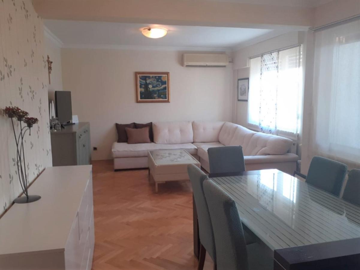 Spacious 80M2 Apartment In The Center يوبوسكي المظهر الخارجي الصورة