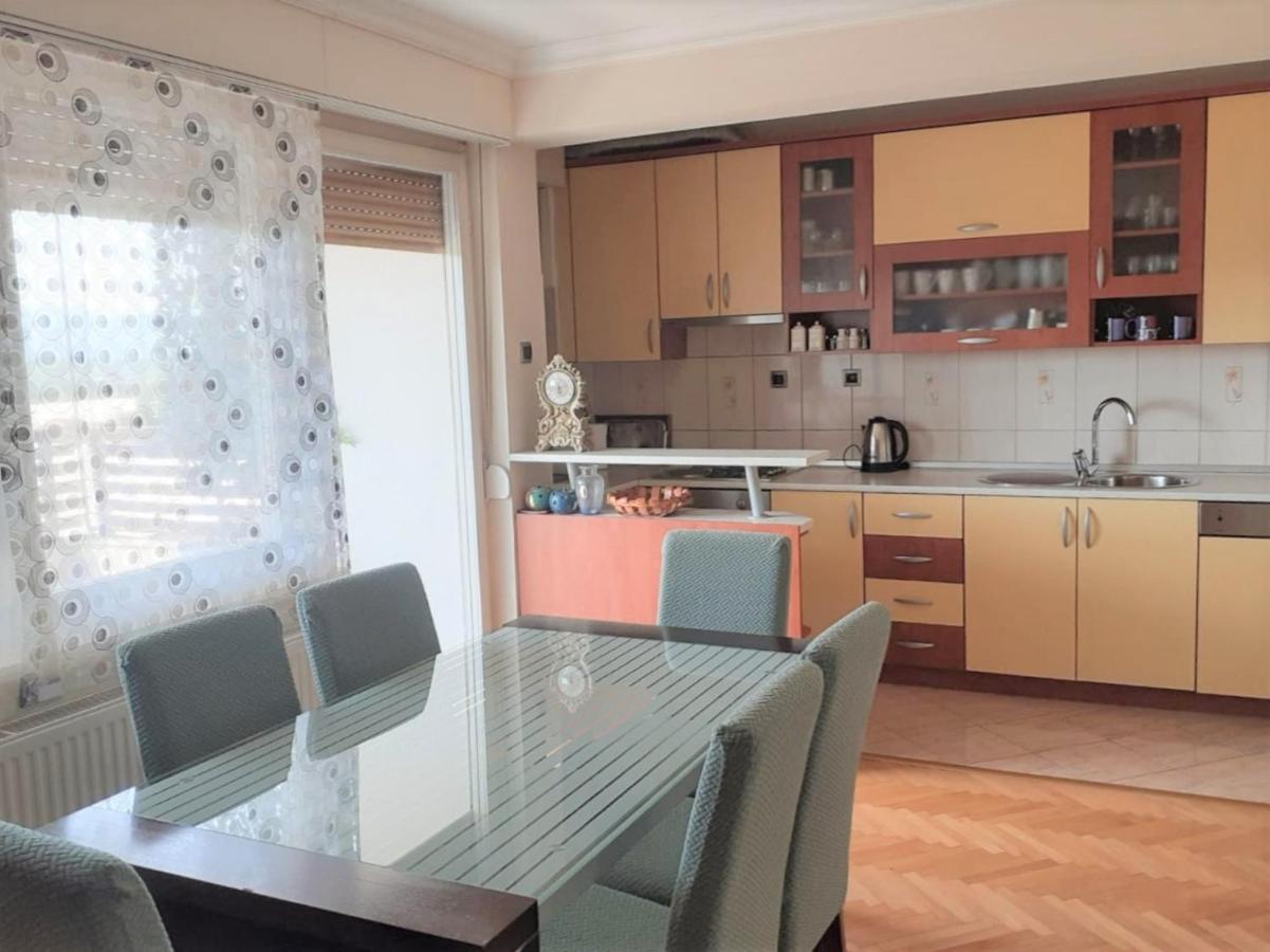 Spacious 80M2 Apartment In The Center يوبوسكي المظهر الخارجي الصورة