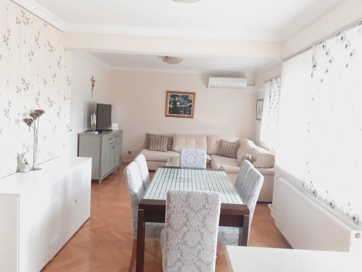 Spacious 80M2 Apartment In The Center يوبوسكي المظهر الخارجي الصورة